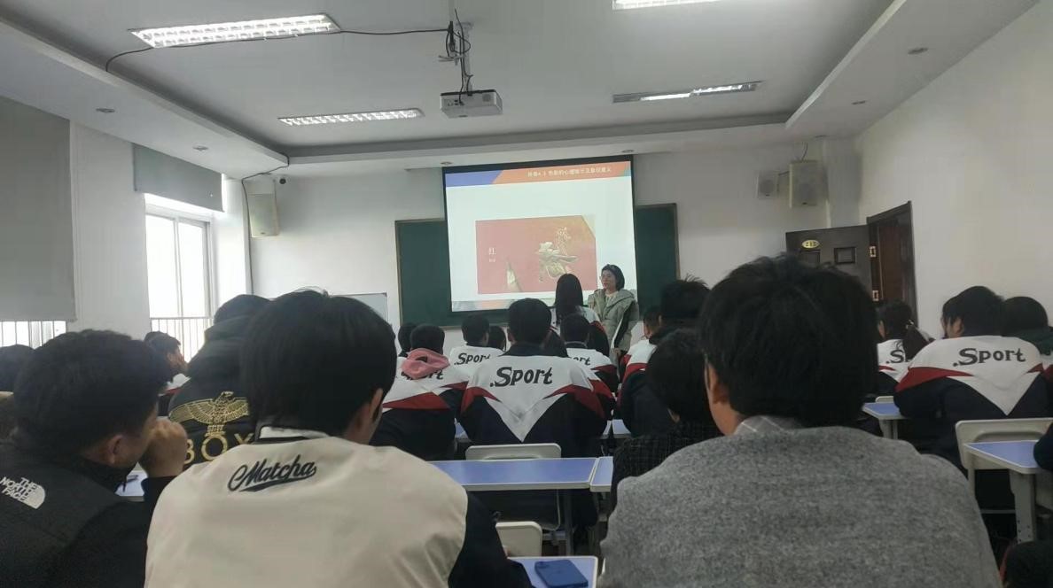 我校成功举办第一届教师示范课程展示